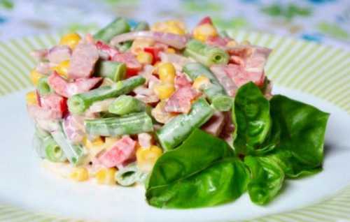Рецепты салат с ветчиной и кукурузой: секреты