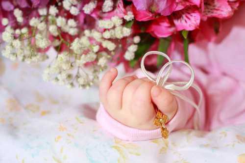 Можно ли крестить ребёнка в Пасху или лучше