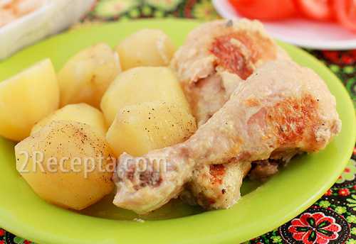 Через минут курицу переворачи ваем