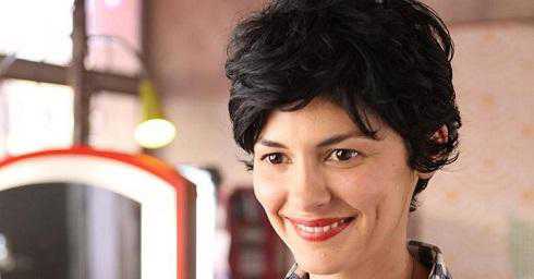 Ким Кардашьян упаковали в пленку