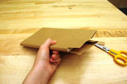 Это может быть связано с тем, что в сплаве были примеси какихто других металлов, но необязательно