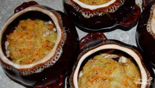 Куриная грудка в горшочке