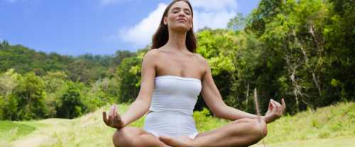 Для увеличения эффективности и повышения концентрации рекомендуется выполнять дыхательные комплексы для сна с закрытыми глазами